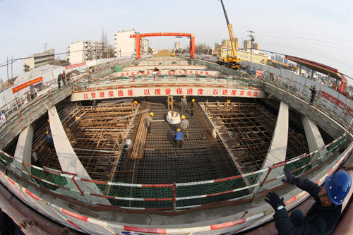 中铁上海工程局承建施工的合肥地铁2号线和县路车站.