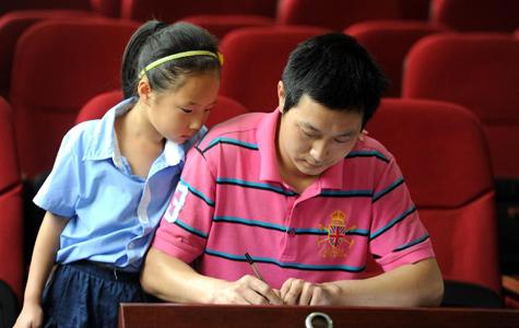 西安<em>冰妹</em>吸毒涉黄经历令人痛心 女性长期吸毒