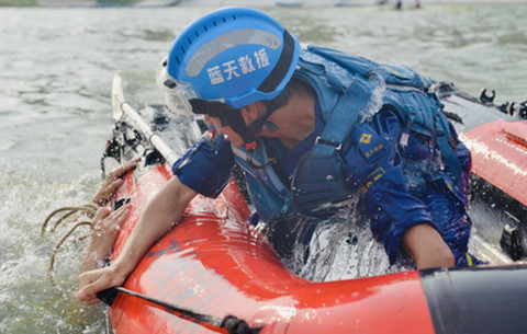 蚌埠蓝天救援队:守护安全的"一抹蓝"